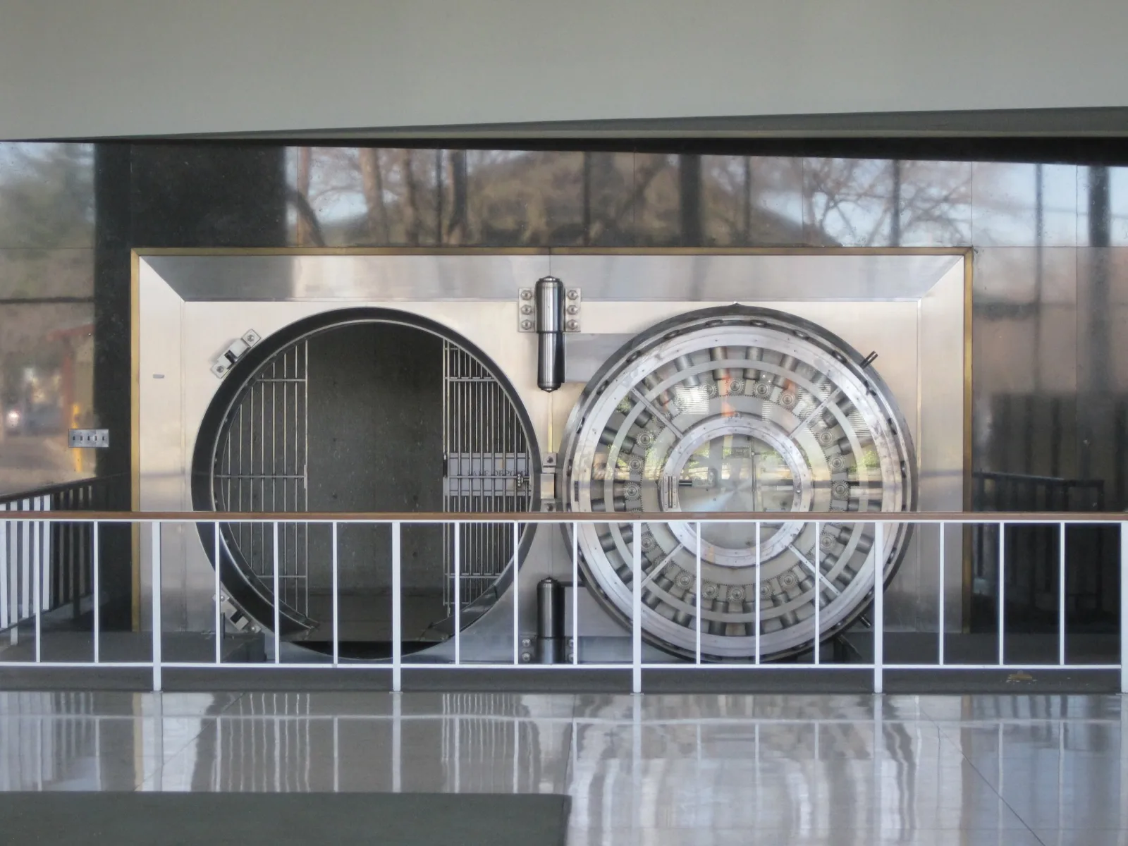 The First 90 Days After a Raise: A Founder’s Cash Management Playbook